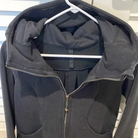 Lululemon Jacket - Picture 4 of 7